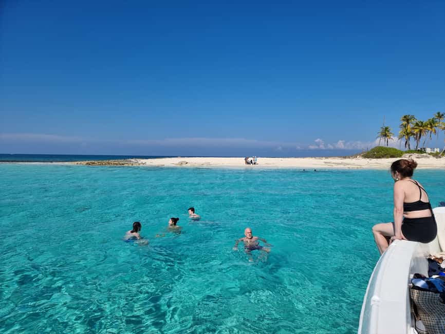 Nassau: Rose Island Swimming Pigs & Turtles Snorkeling Tour - Sandy Cay and the Gilligan’s Island connection