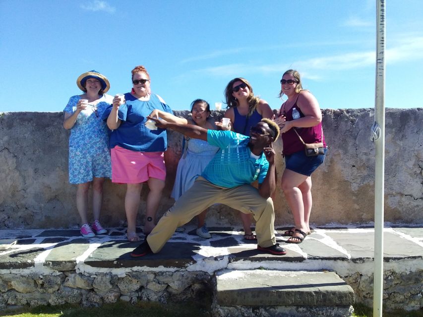 Nassau: Sip, Sample & See, Food & History Bus Tour - The family restaurant lunch
