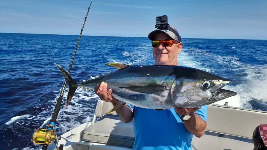 Nassau: Sport-fishing private charter . - Leaving Paradise Island for Nassau’s fishing grounds