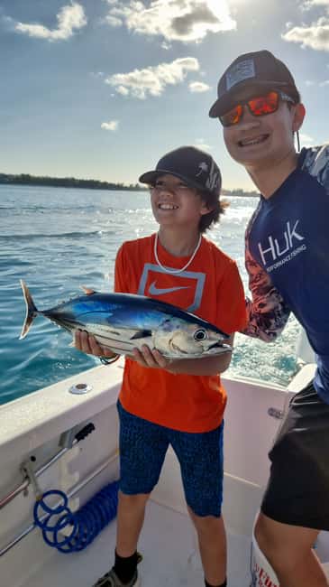 Nassau: Sport-fishing private charter . - The crew and the hands-on help