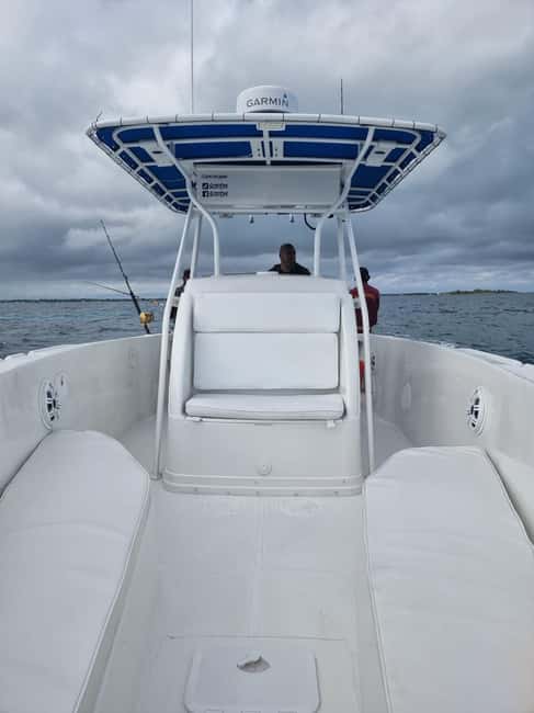 Nassau: Sport-fishing private charter . - Boat comfort and the condition to expect