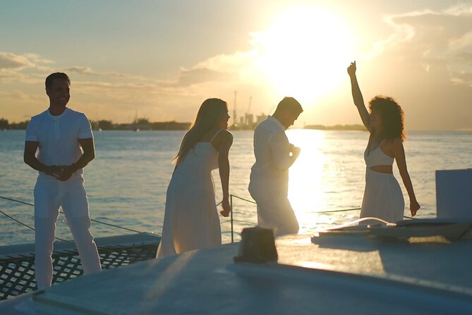 Nassau: Sunset Dinner Cruise - Atlantis views and the changing Caribbean light