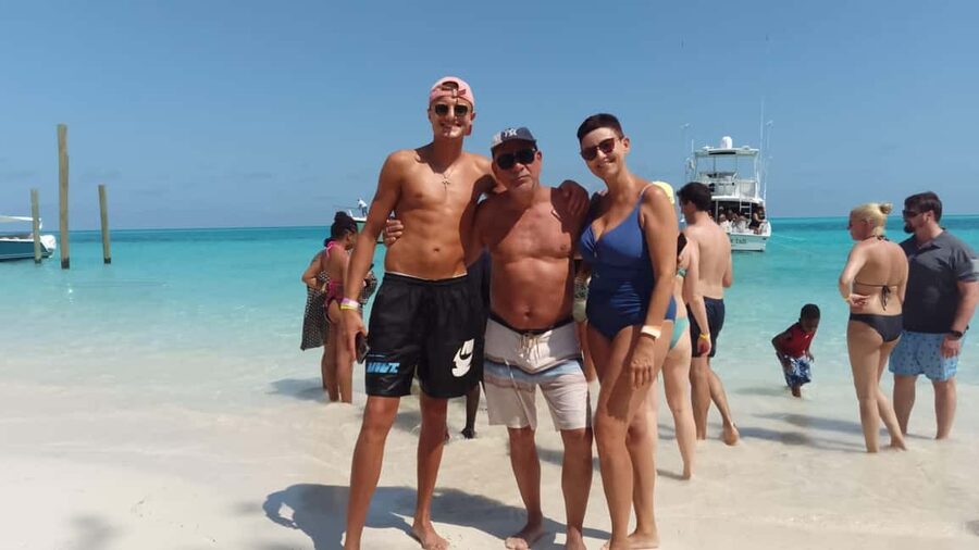 Nassau: Swimming Pigs Private Boat Tour - Up to 7 Persons - Green Cay adds a calmer hour on the water