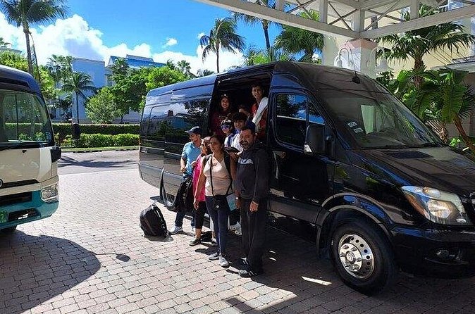 One Way Private Bahamas Airport Transportation with Free Wifi - Choosing the right vehicle for your party
