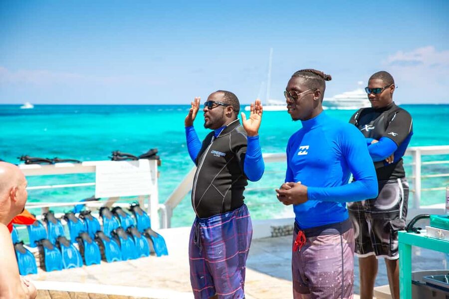 Pearl Island Beach: Full-day Snorkelling with Lunch - Timing, weather, and the real risk of disappointment