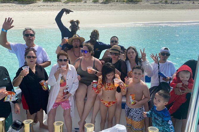 Pigs Beach, Green Turtle Cay, Rose Island Private Tour - Rose Island and Rainbow Reef in 25 minutes