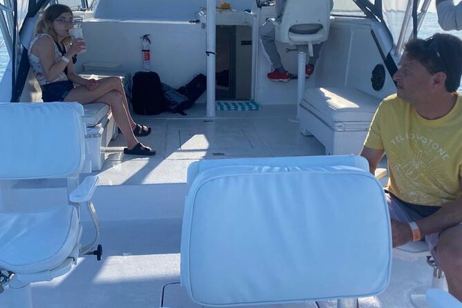 Private 38' Defender Sportfishing/Swim with Pigs in Nassau - The first Rose Island reef and its colorful fish