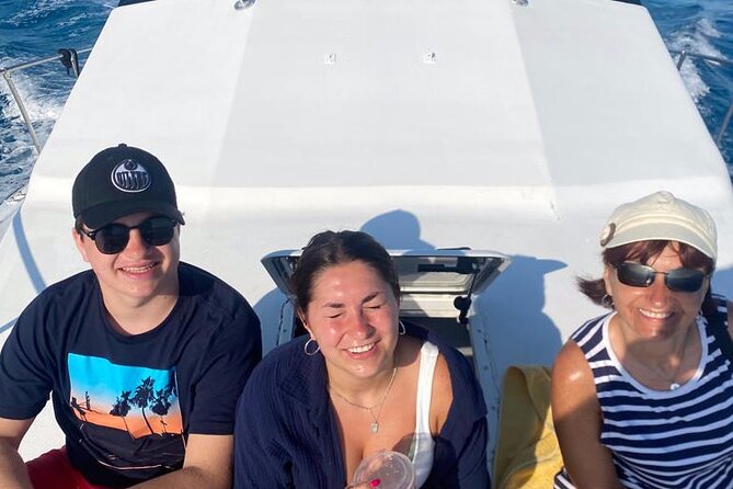 Private 38' Defender Sportfishing/Swim with Pigs in Nassau - The family details that matter