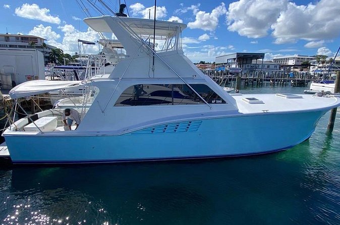 Private 45 Hatteras Sportfishing in Nassau - Rose Island for snorkeling, beach time, and pigs
