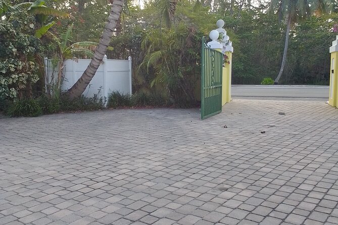 Private Airport Transfers Bahamar, Paradise Isld Airbnbs, Nassau. - Flight delays and pickup timing