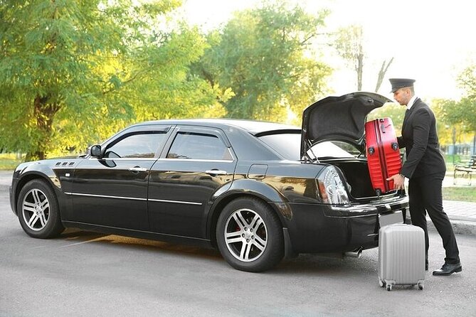Private One-way Transfer Lynden Pindling Airport To Nassau - What the Meet-and-Greet Pickup Should Feel Like