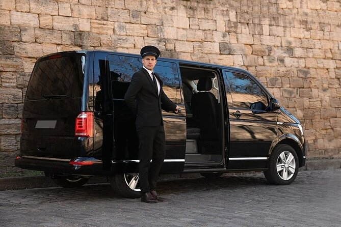 Private One-way Transfer Lynden Pindling Airport To Nassau - The Short Ride Into Nassau