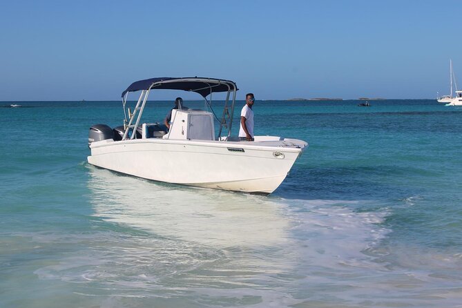 Private speed boat beach and bar hopping visiting Rose island - Beach bars, island music, and the floating bar