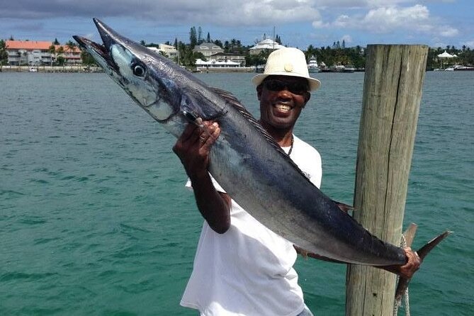 Private Speed Boat for Snorkeling or Fishing in Nassau - 34ft - Price, inclusions, and the real value