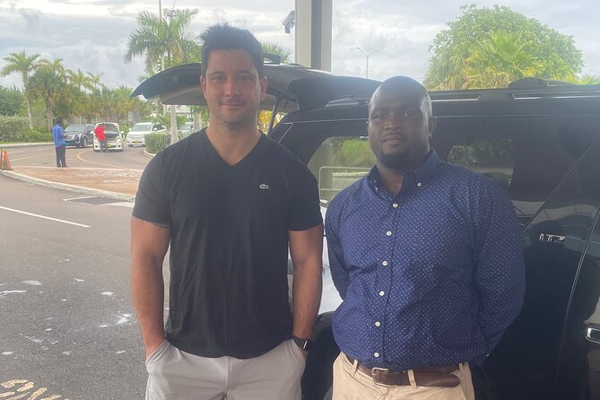 Private SUV One way Airport Transfer/Grocery & Liquor stop included - Meeting Your Driver at Nassau Airport