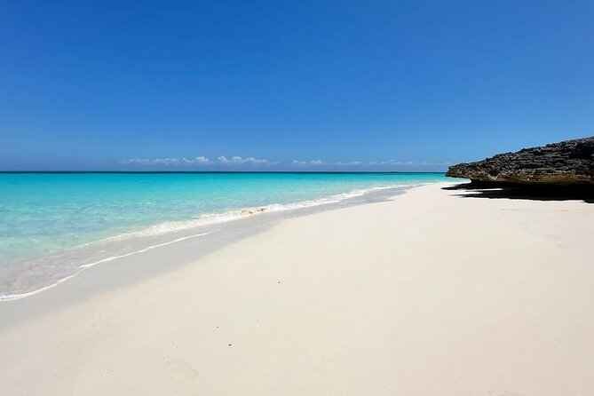 Private Tour 45ft Powerboat to Nearby Islands - Rose Island gives you room to slow down