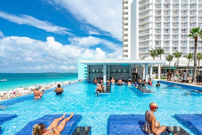 Round trip Airport (LPIA) to Atlantis, Comfort Suites, Warrick, Harbourside, RIU - Key points at a glance