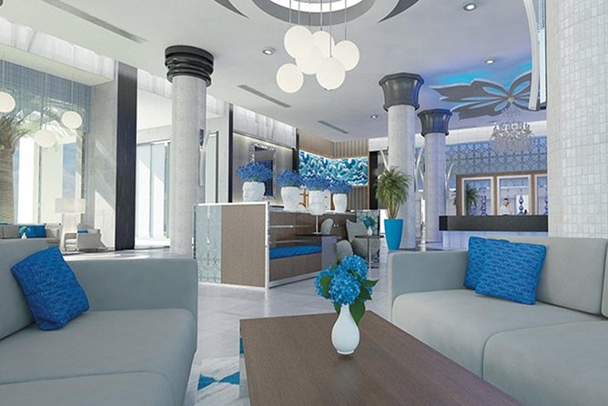 Round trip Airport (LPIA) to Atlantis, Comfort Suites, Warrick, Harbourside, RIU - A calmer arrival at Lynden Pindling International Airport