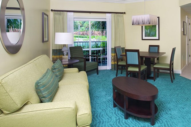 Round trip Airport (LPIA) to Baha Mar, Melia, West Bay St, Cable Beach, Breezes - Who should book this Nassau transfer