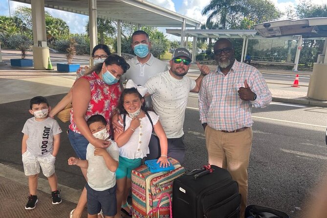 Round Trip Private Airport To Hotel Transfer in Nassau - What the private vehicle changes