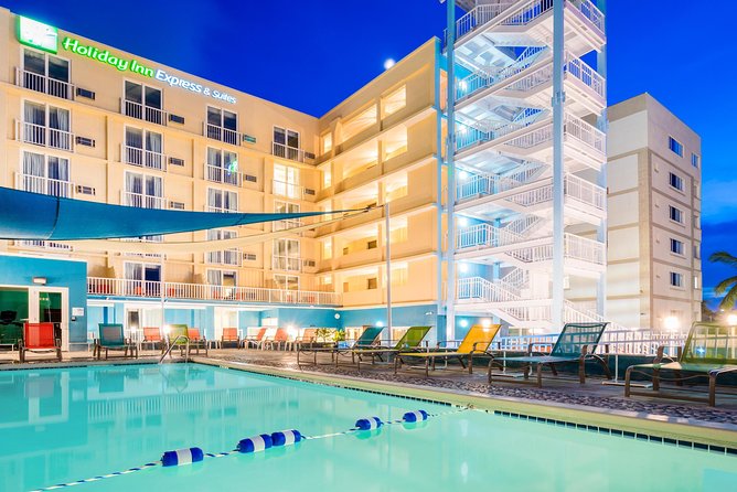 Roundtrip (LPIA) to Magaritaville, Marriott, Holiday Inn, Hilton - A private ride from NAS airport to Nassau