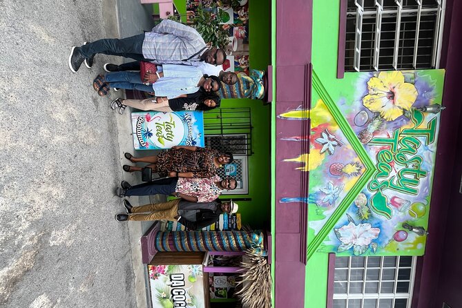 Sightseeing and Historical Adventure through Nassau - A sweet stop at the Bahamas Rum Cake Factory