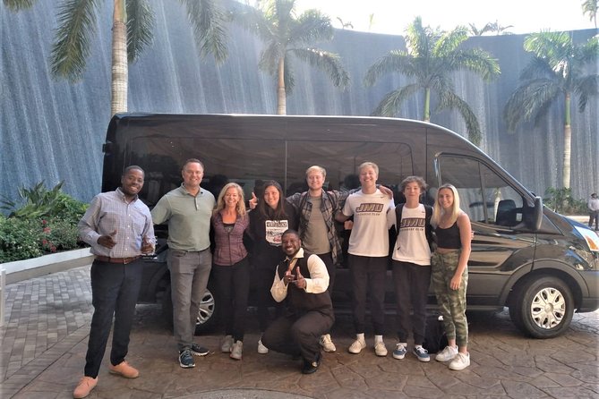 Small Group/ Family Private Roundtrip Airport Shuttle - A private arrival instead of a taxi queue