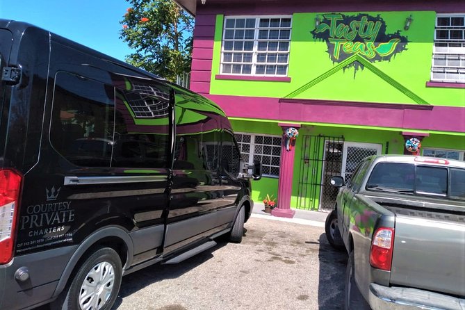 Small Group/ Family Private Roundtrip Airport Shuttle - Comfort on board, with Wi-Fi included
