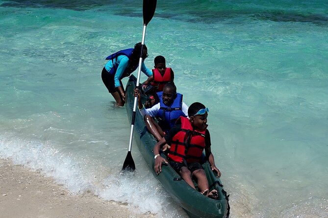 Swimming Pigs, Snorkeling and Beach Tour in Nassau Bahamas - Rainbow Reef and the underwater stop