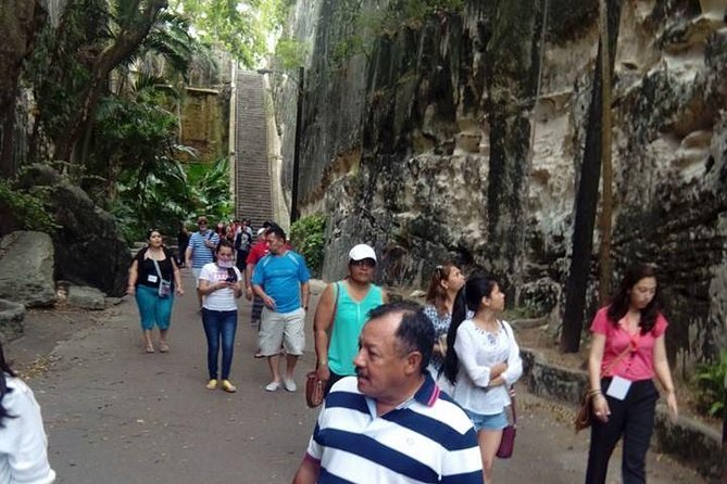 Tasty Rythm and Rock Tour - The Queen’s Staircase is the most atmospheric stop