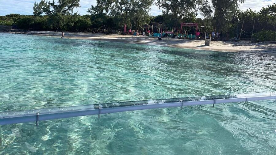 The Clear Boat Experience Bahamas drinks and snacks included - Key points to know before you book