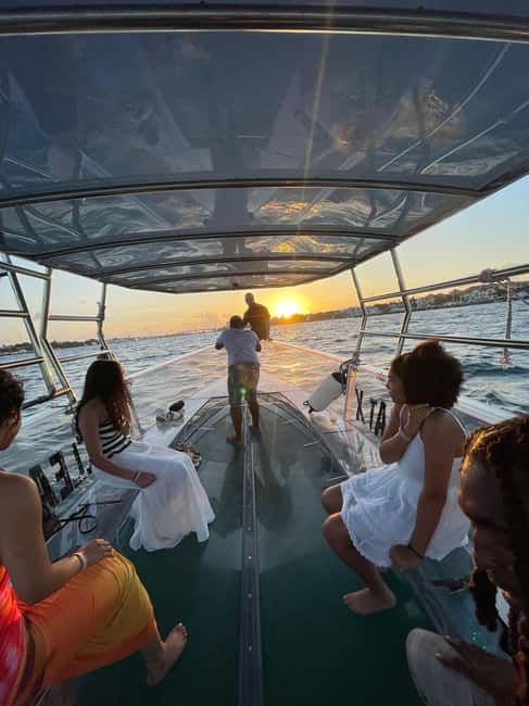 The Clear Boat Experience Bahamas drinks and snacks included - Athol Island and the swimming pigs